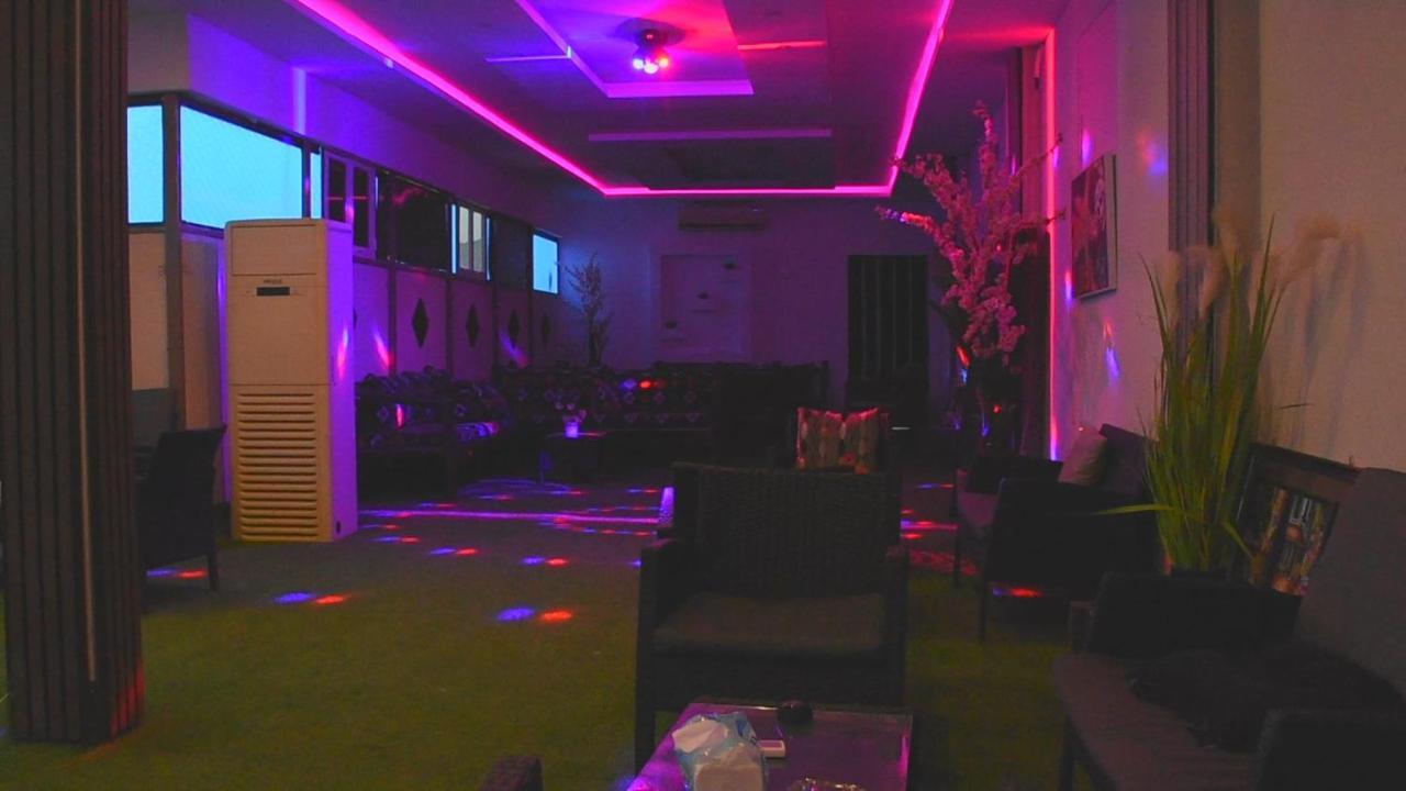 Florida Inn Hotel ナジュラーン エクステリア 写真